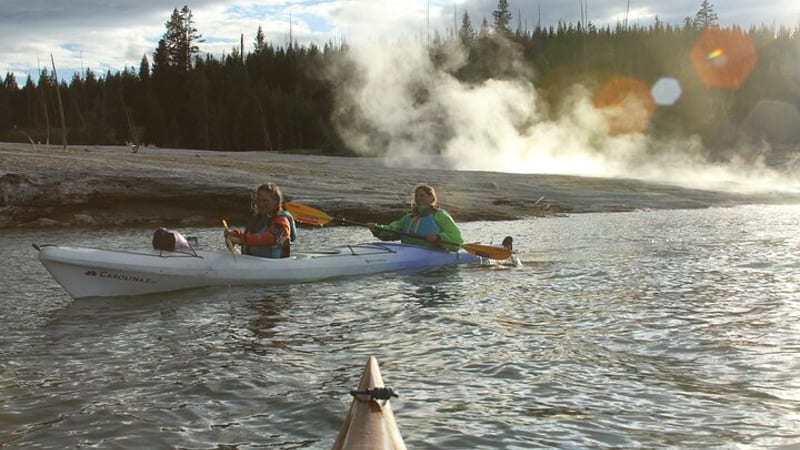 Yellowstone Lake & Hot Springs / 3 Hour Morning or Twilight Tour